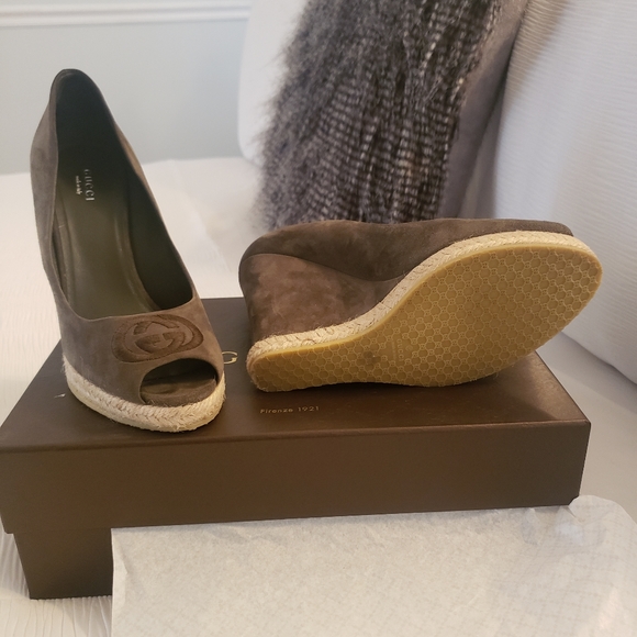 New Gucci Sweden Wedges - Picture 3 of 6